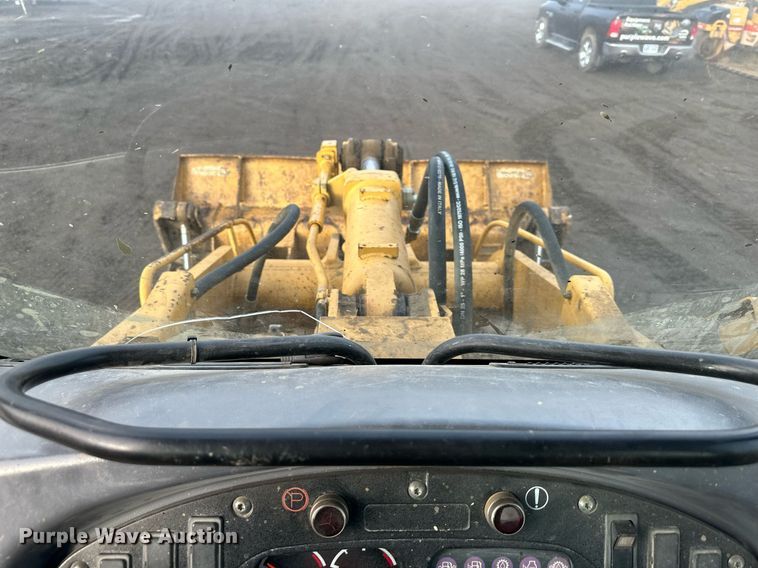 image for item OF9179 2005 Caterpillar 953C  track loader