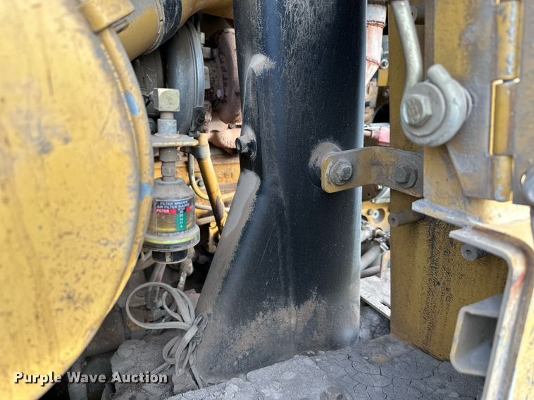 image for item OF9179 2005 Caterpillar 953C  track loader