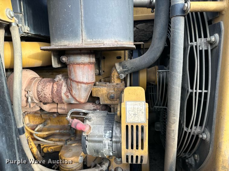 image for item OF9179 2005 Caterpillar 953C  track loader