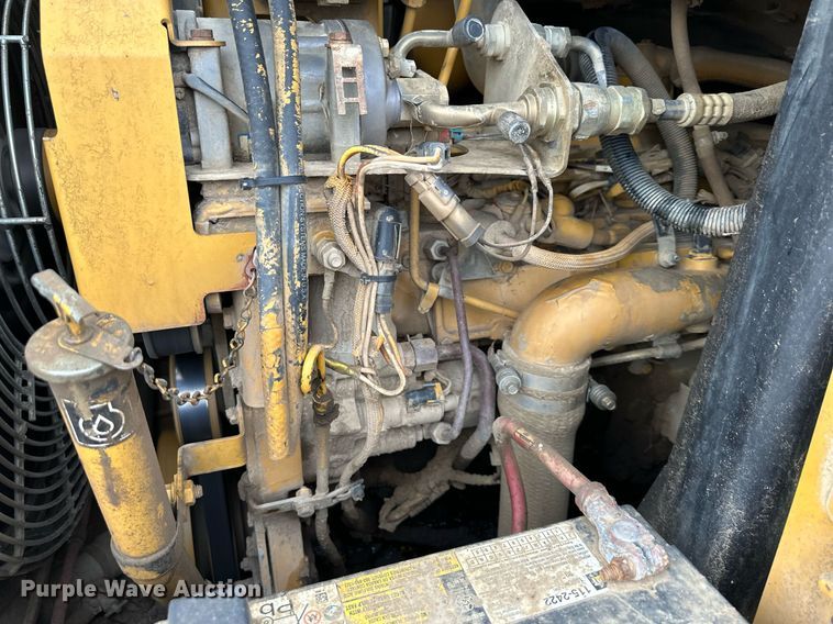 image for item OF9179 2005 Caterpillar 953C  track loader