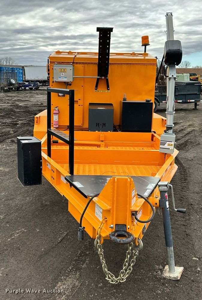 image for item OF9183 2020 KM International KM8000TEDD  asphalt hotbox