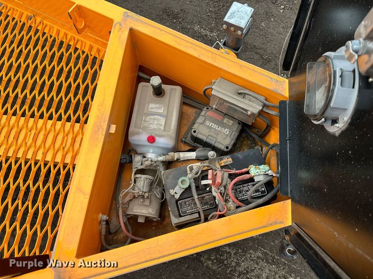 image for item OF9183 2020 KM International KM8000TEDD  asphalt hotbox