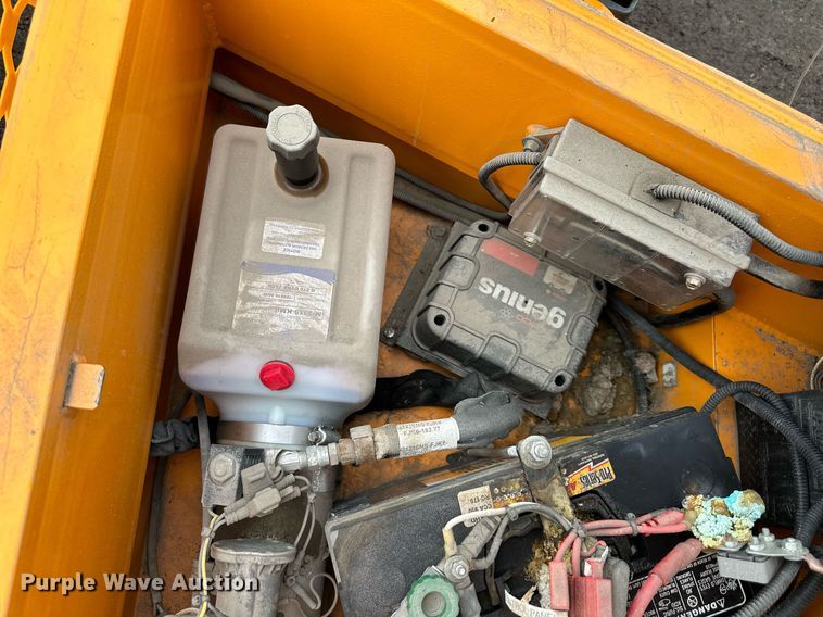 image for item OF9183 2020 KM International KM8000TEDD  asphalt hotbox