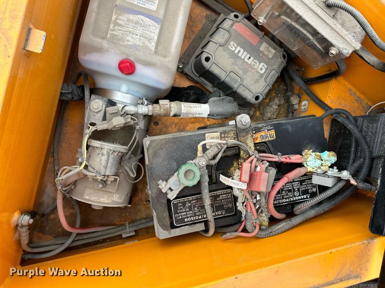 image for item OF9183 2020 KM International KM8000TEDD  asphalt hotbox