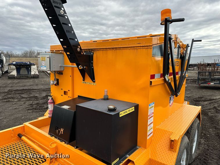 image for item OF9183 2020 KM International KM8000TEDD  asphalt hotbox