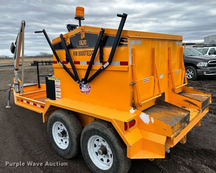 image for item OF9183 2020 KM International KM8000TEDD  asphalt hotbox