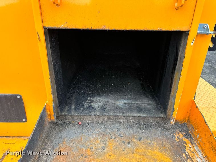 image for item OF9183 2020 KM International KM8000TEDD  asphalt hotbox