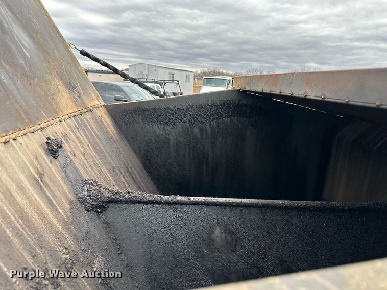 image for item OF9183 2020 KM International KM8000TEDD  asphalt hotbox