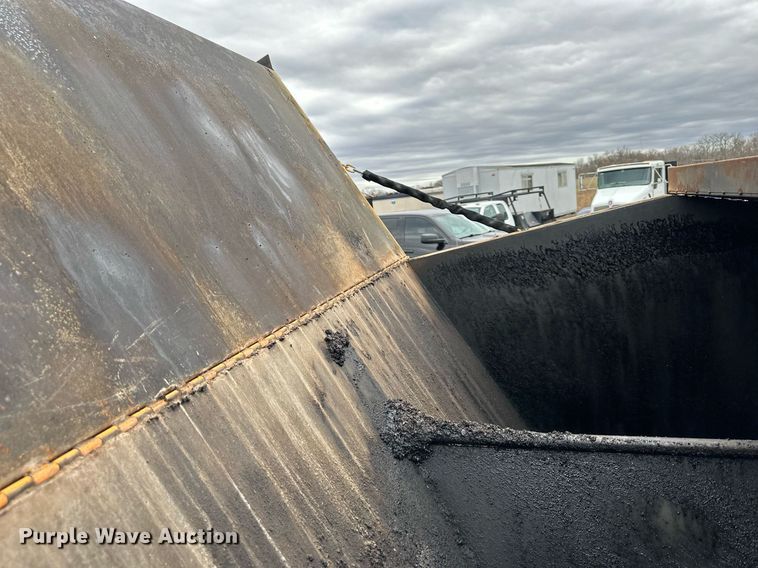 image for item OF9183 2020 KM International KM8000TEDD  asphalt hotbox