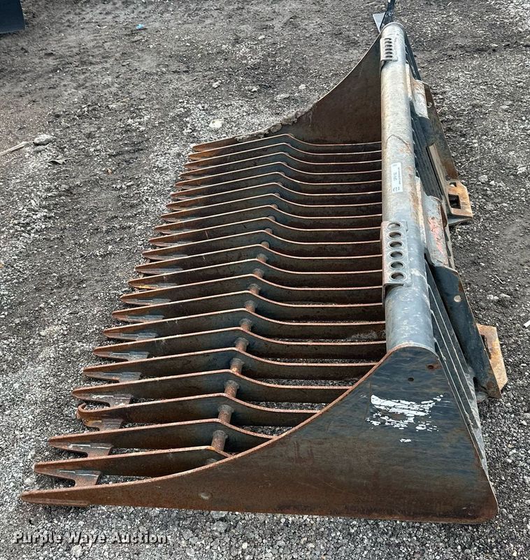 Bobcat skid steer rock bucket in Topeka, KS Item OF9192 for sale