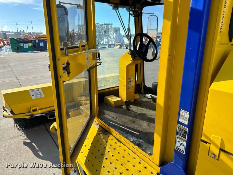 image for item OF9621 Superior Broom SM74C  broom