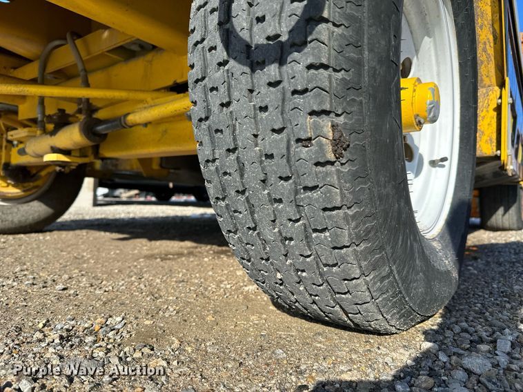 image for item OF9621 Superior Broom SM74C  broom