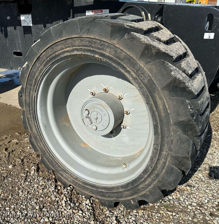 image for item OF9622 2018 Genie Z-62/40  boom lift