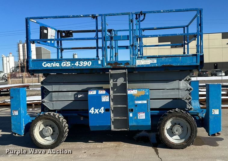 image for item OF9638 2007 Genie GS-4390  scissor lift