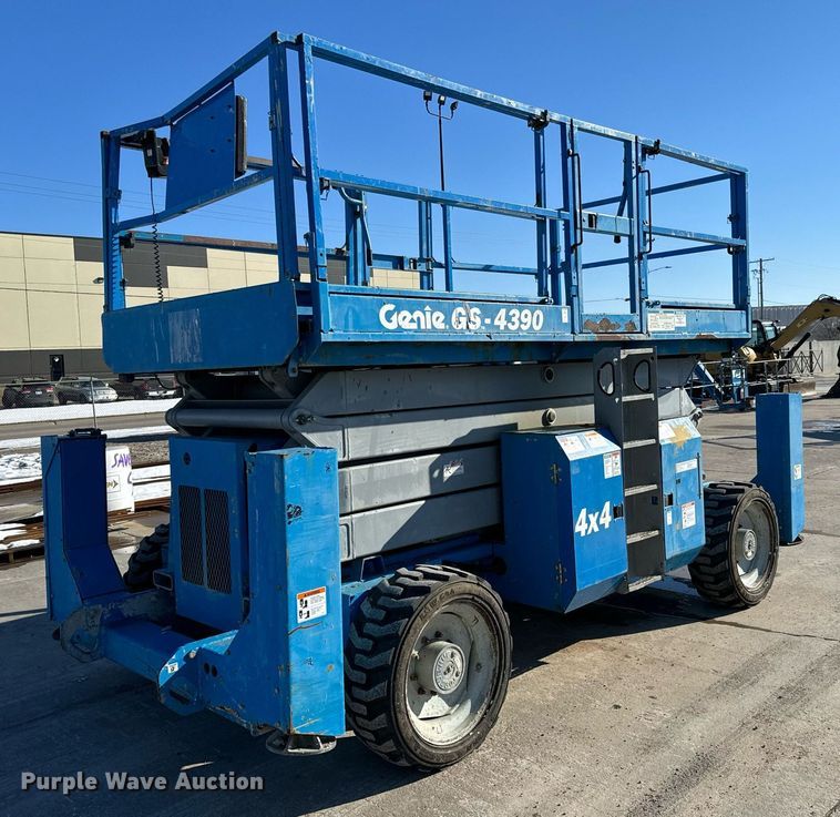 image for item OF9638 2007 Genie GS-4390  scissor lift
