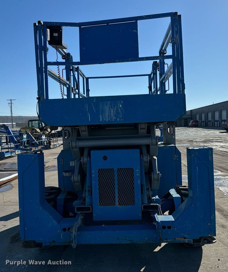image for item OF9638 2007 Genie GS-4390  scissor lift