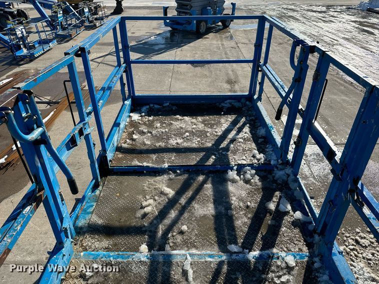 image for item OF9638 2007 Genie GS-4390  scissor lift