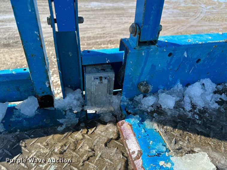 image for item OF9638 2007 Genie GS-4390  scissor lift