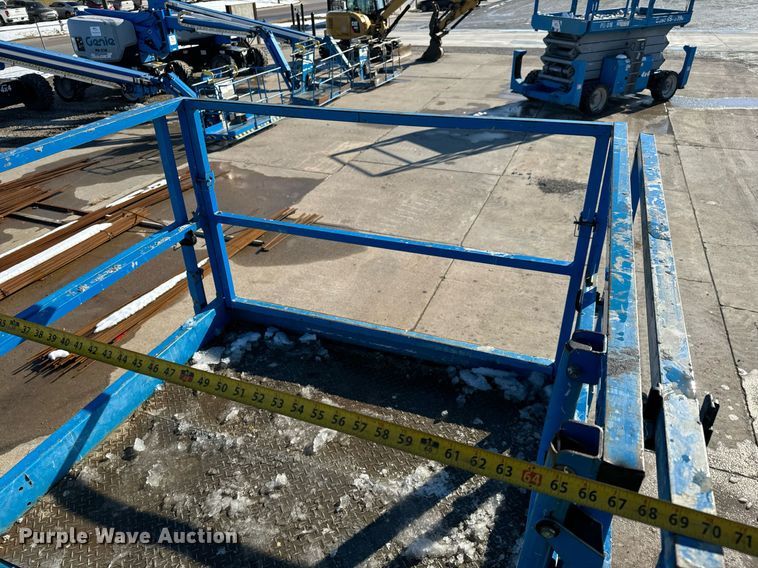 image for item OF9638 2007 Genie GS-4390  scissor lift
