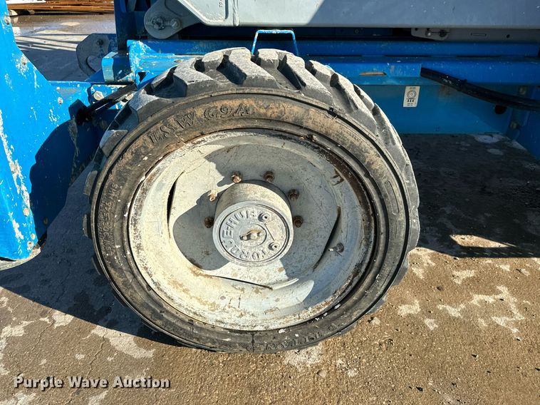 image for item OF9638 2007 Genie GS-4390  scissor lift