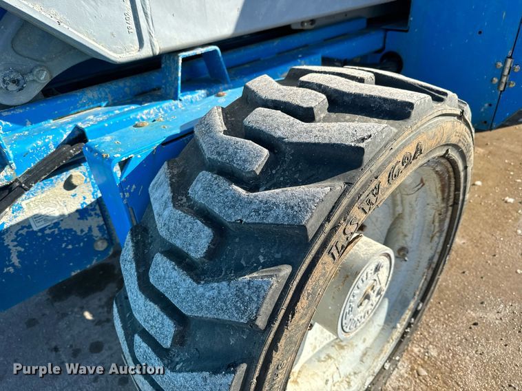 image for item OF9638 2007 Genie GS-4390  scissor lift