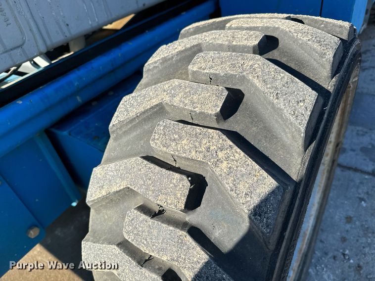 image for item OF9638 2007 Genie GS-4390  scissor lift