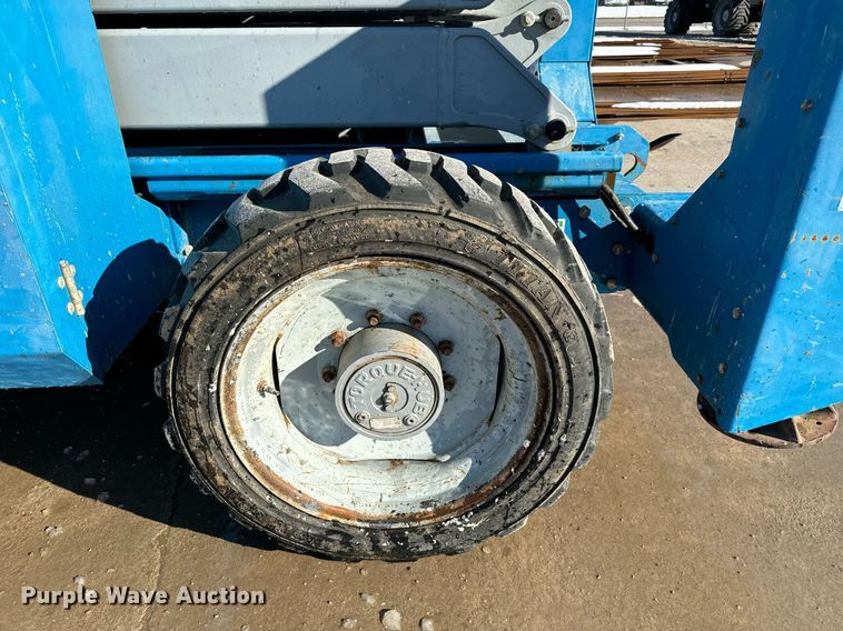 image for item OF9638 2007 Genie GS-4390  scissor lift