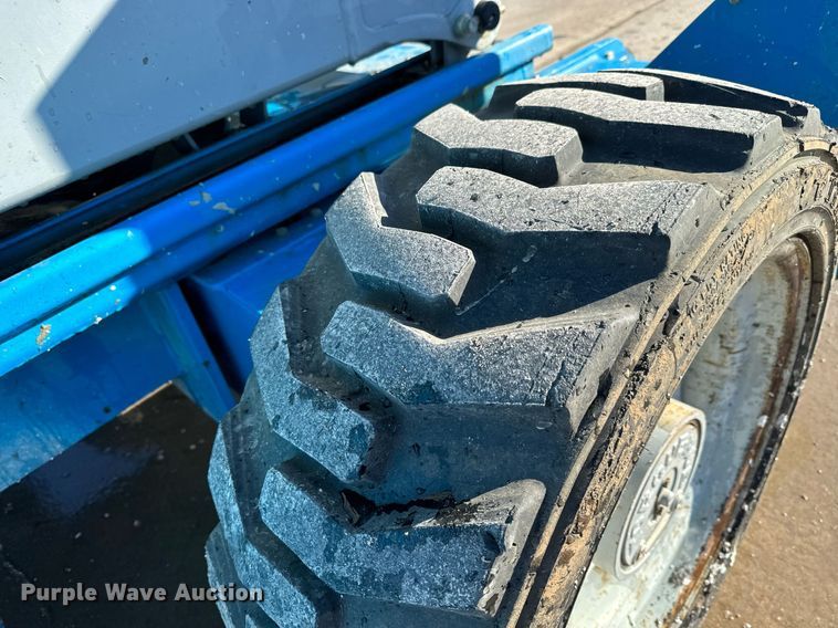 image for item OF9638 2007 Genie GS-4390  scissor lift