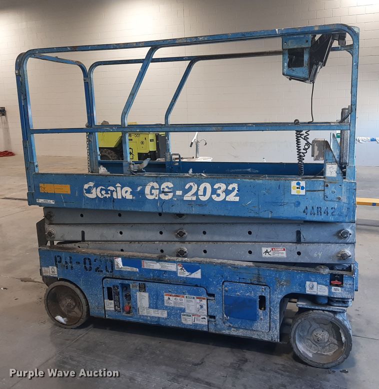 image for item OF9639 Genie GS-2032  scissor lift