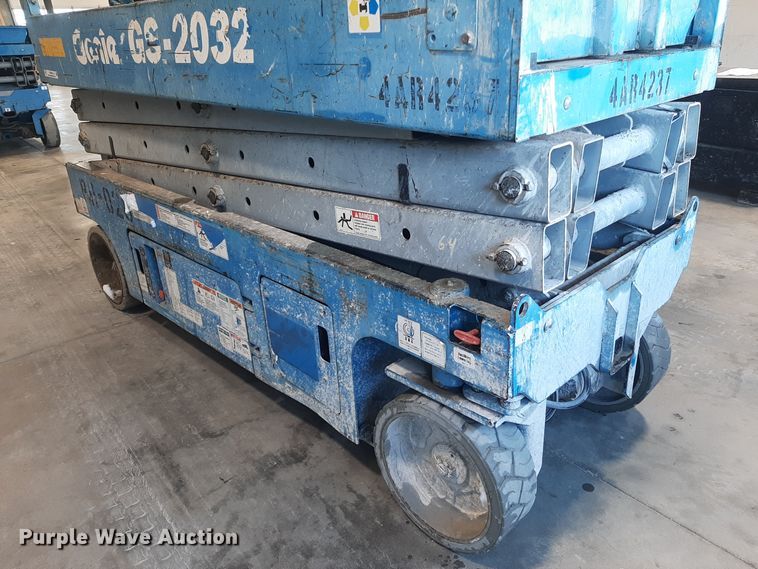 image for item OF9639 Genie GS-2032  scissor lift