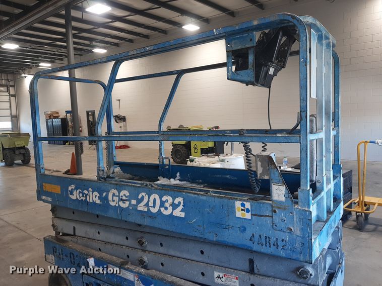 image for item OF9639 Genie GS-2032  scissor lift