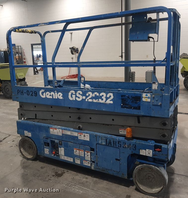 image for item OF9645 Genie GS-2032  scissor lift