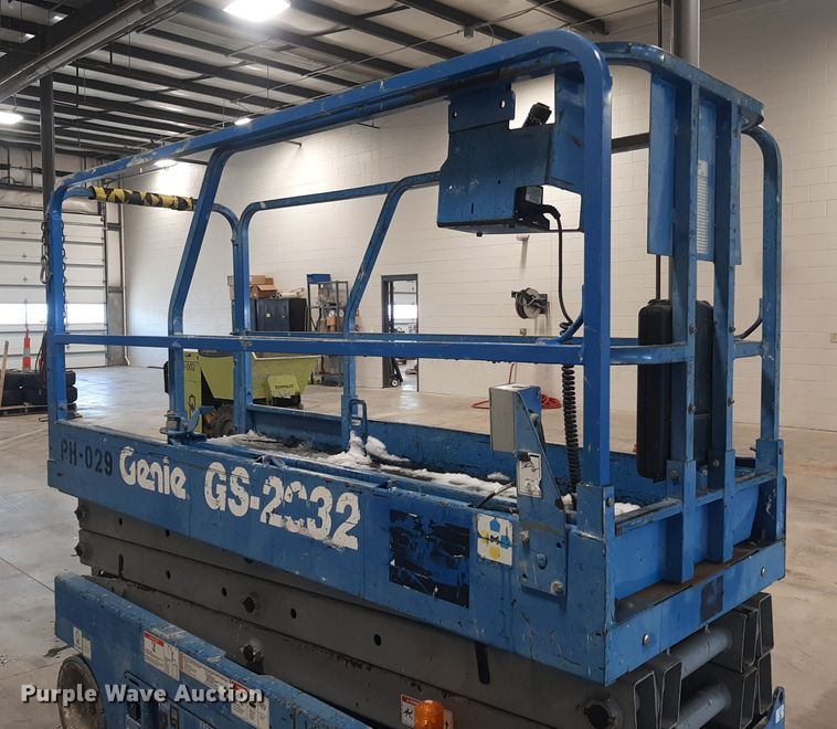 image for item OF9645 Genie GS-2032  scissor lift