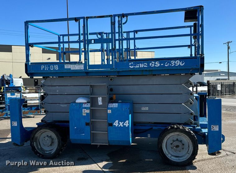image for item OF9648 2008 Genie GS-5390  scissor lift