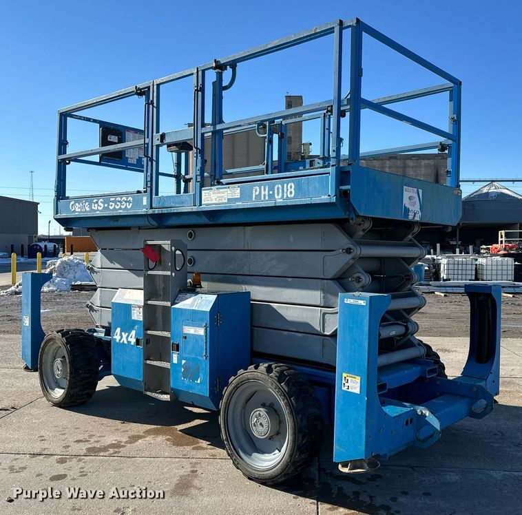 image for item OF9648 2008 Genie GS-5390  scissor lift