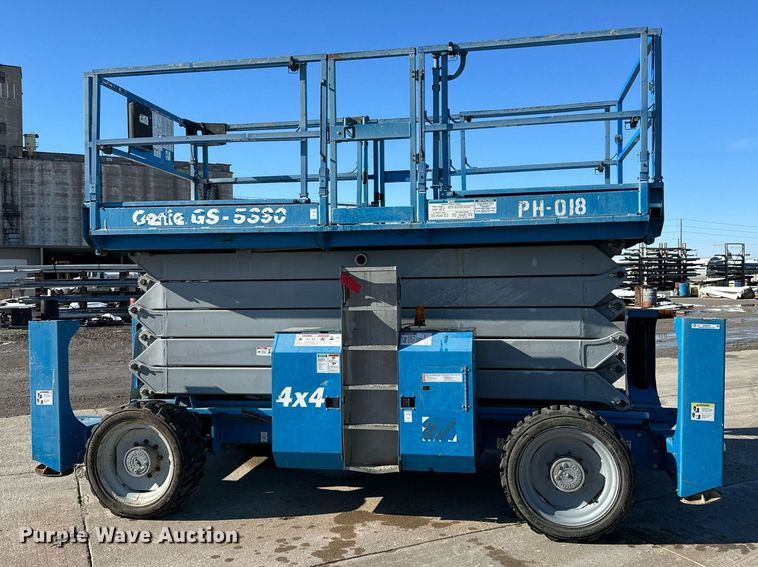 image for item OF9648 2008 Genie GS-5390  scissor lift