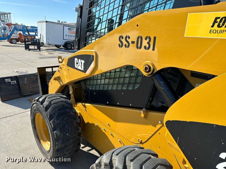image for item OF9653 2013 Caterpillar 262C Series 2  skid steer loader