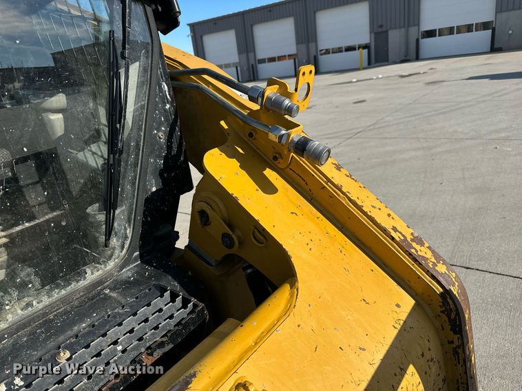 image for item OF9653 2013 Caterpillar 262C Series 2  skid steer loader