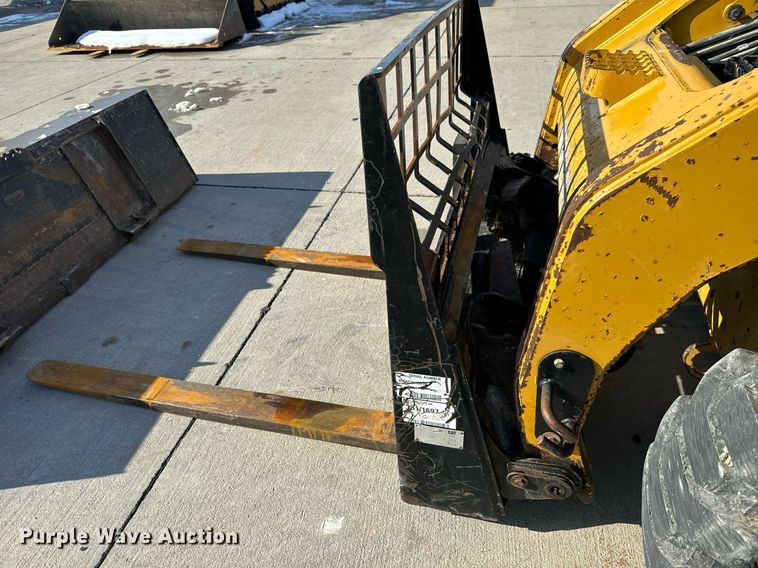 image for item OF9653 2013 Caterpillar 262C Series 2  skid steer loader