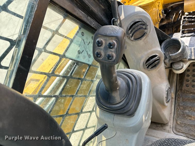 image for item OF9653 2013 Caterpillar 262C Series 2  skid steer loader