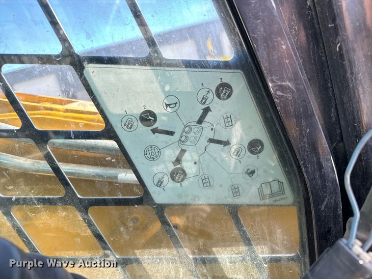 image for item OF9653 2013 Caterpillar 262C Series 2  skid steer loader