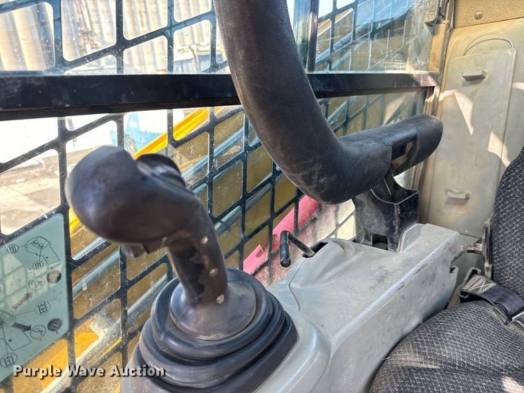 image for item OF9653 2013 Caterpillar 262C Series 2  skid steer loader