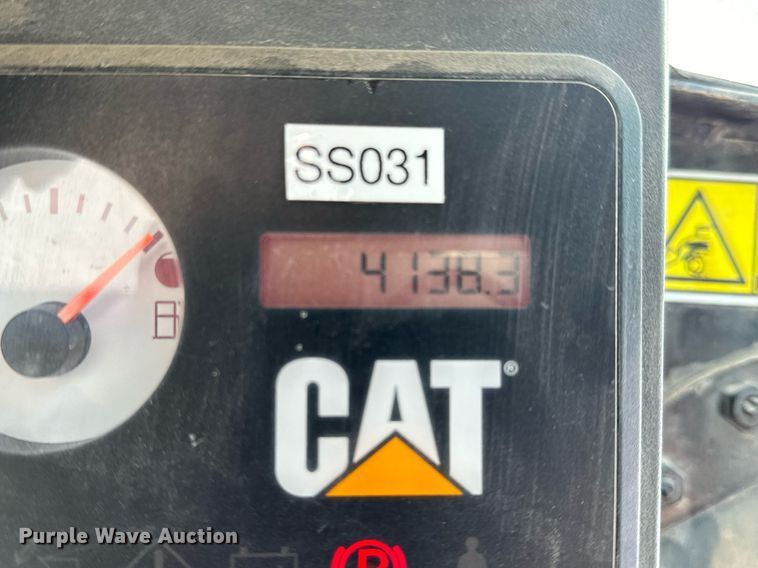 image for item OF9653 2013 Caterpillar 262C Series 2  skid steer loader