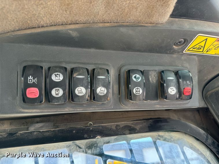 image for item OF9653 2013 Caterpillar 262C Series 2  skid steer loader