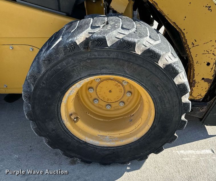 image for item OF9653 2013 Caterpillar 262C Series 2  skid steer loader