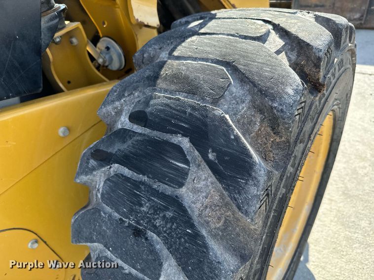 image for item OF9653 2013 Caterpillar 262C Series 2  skid steer loader