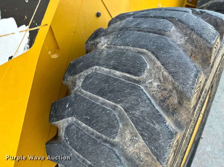 image for item OF9653 2013 Caterpillar 262C Series 2  skid steer loader