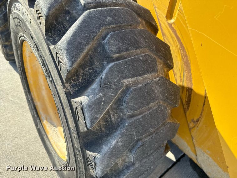 image for item OF9653 2013 Caterpillar 262C Series 2  skid steer loader