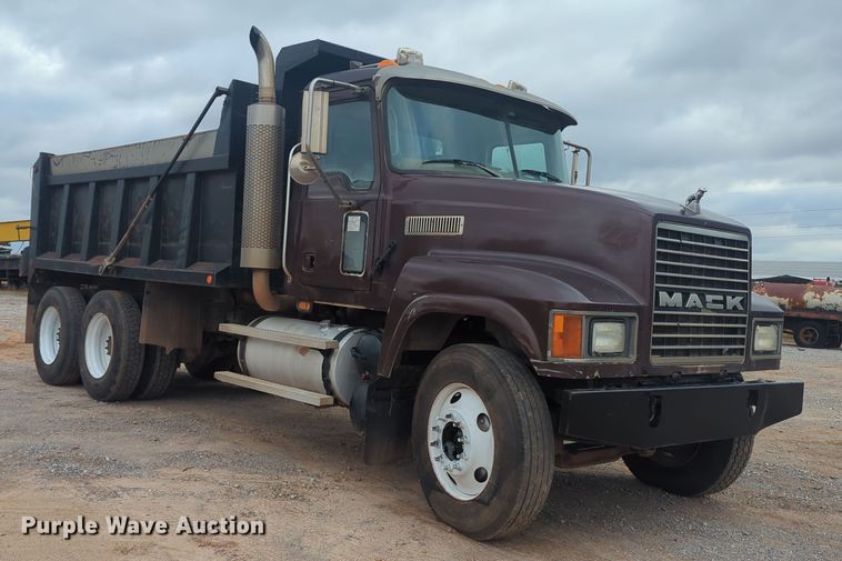 image for item OL9185 2005 Mack CHN613  dump truck