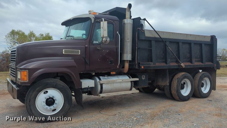 image for item OL9185 2005 Mack CHN613  dump truck
